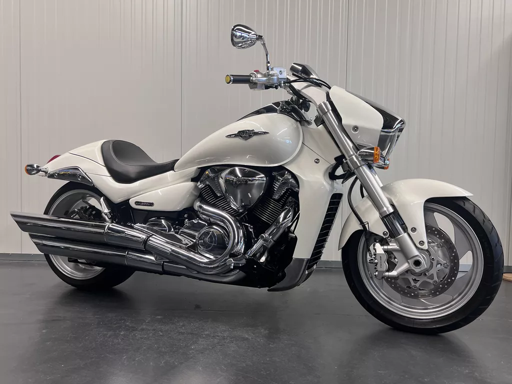 Suzuki M 1800 R