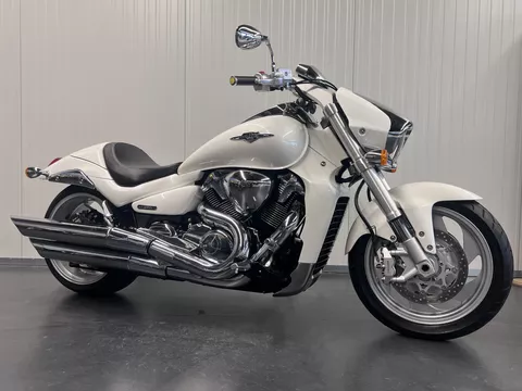 Suzuki M 1800 R