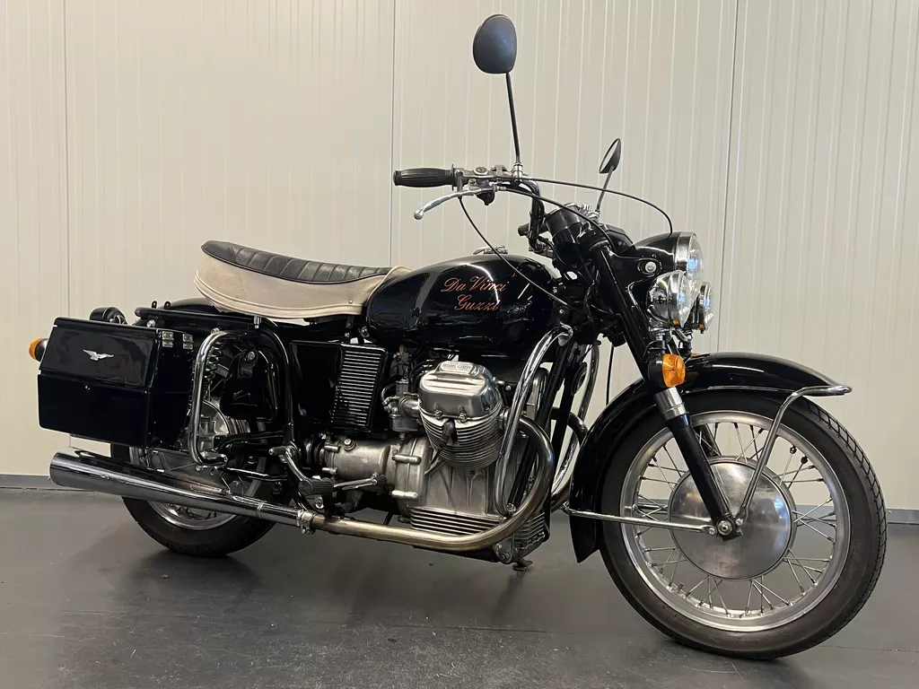 Moto Guzzi V7 SPECIAL