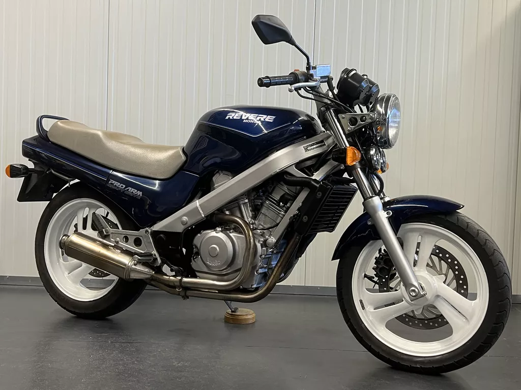 Honda NTV 650 REVERE
