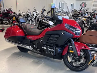 Honda GL 1800 GOLDWING BAGGER F6B
