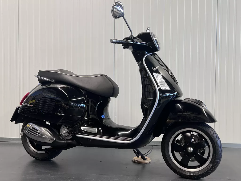 Vespa GTS 300 SUPER