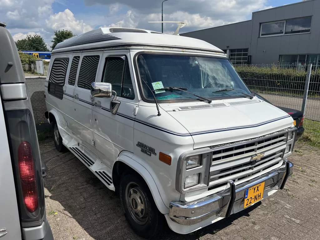 Chevrolet Chevy Van G30 CAMPER! STARCRAFT