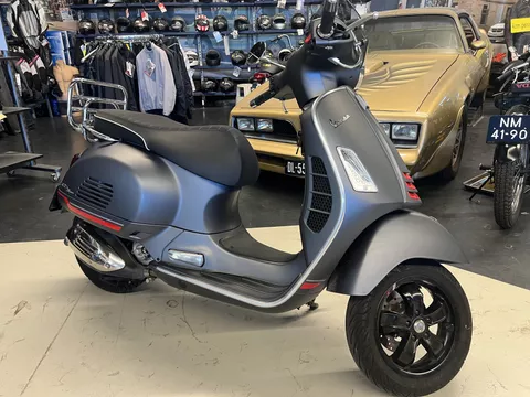 Vespa GTS 300 SUPER