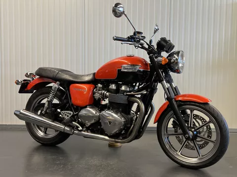 Triumph Bonneville SE Triumph Bonneville SE