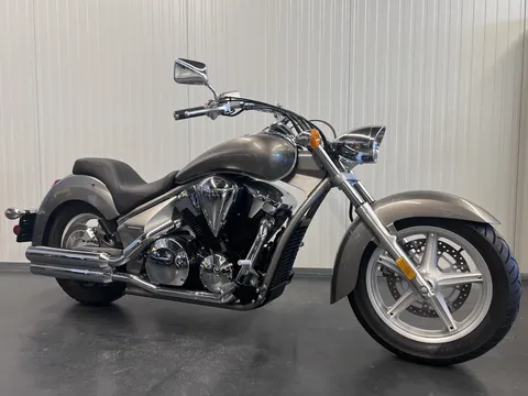 Honda VT 1300 CR STATELINE